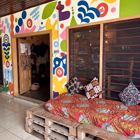 Tumi Hostel Kumasi Extérieur photo