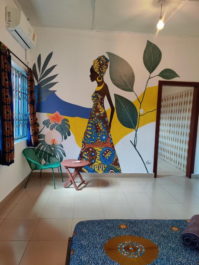 Tumi Hostel Kumasi Extérieur photo