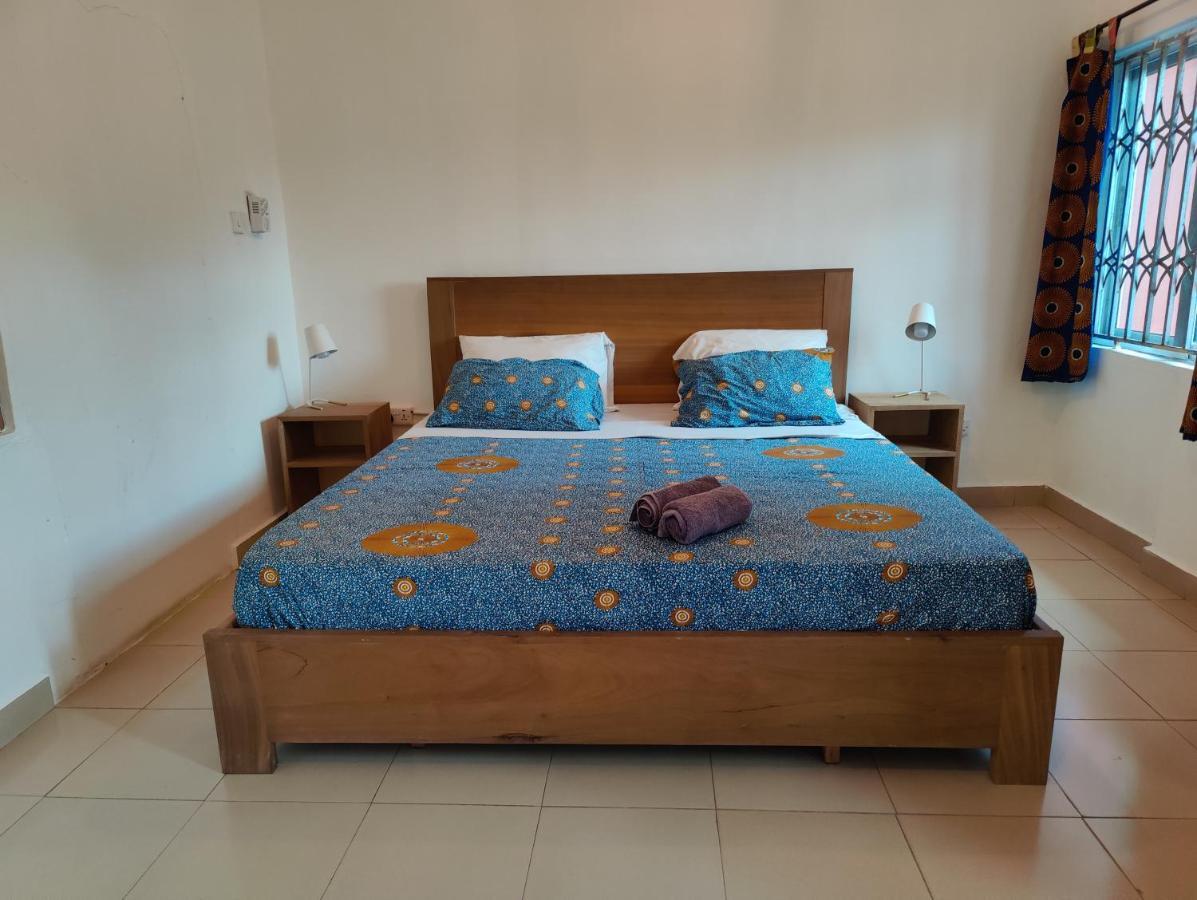 Tumi Hostel Kumasi Extérieur photo