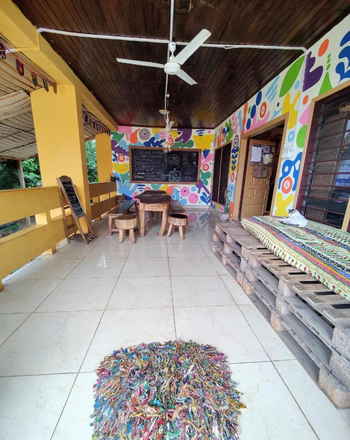 Tumi Hostel Kumasi Extérieur photo