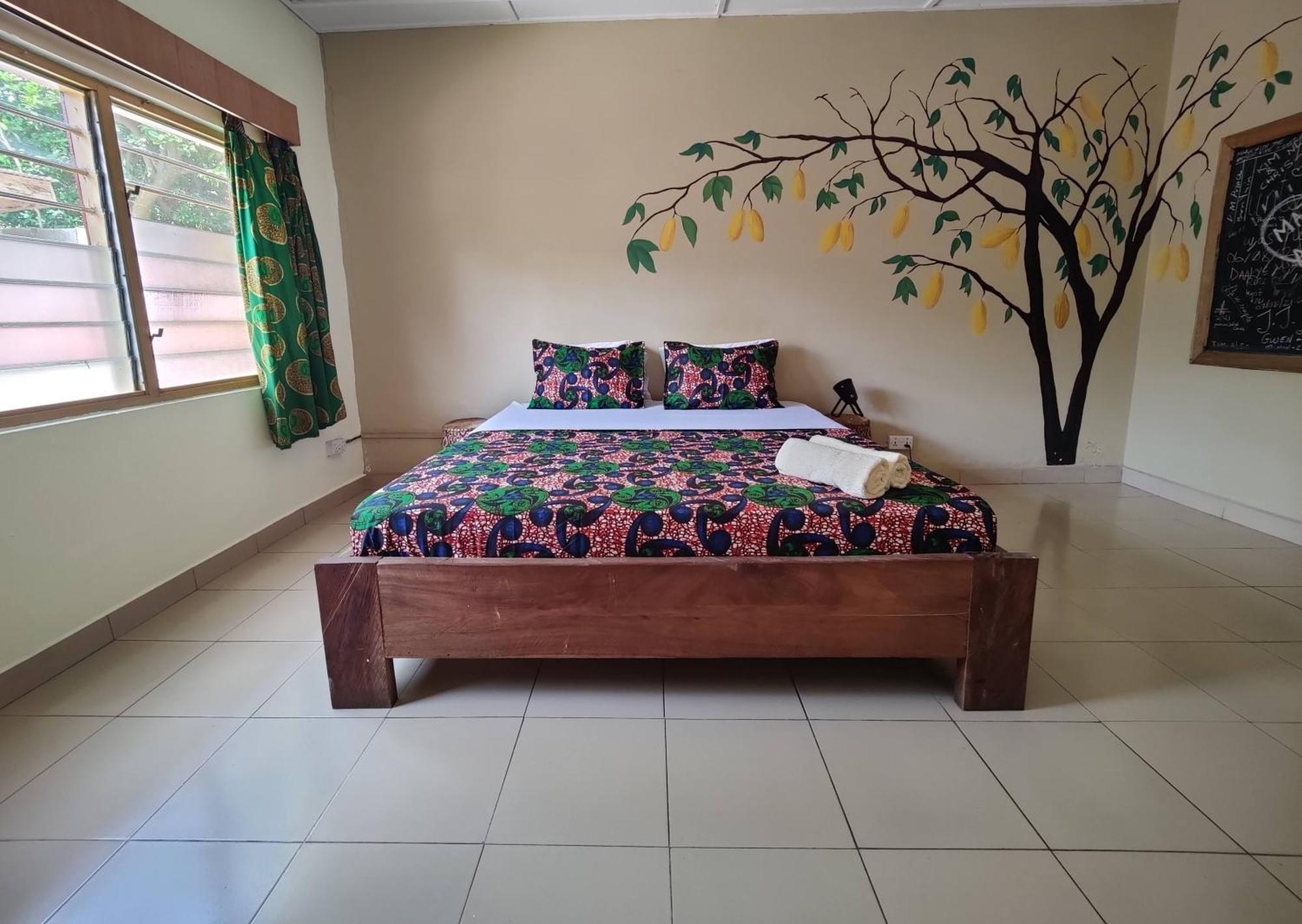 Tumi Hostel Kumasi Extérieur photo