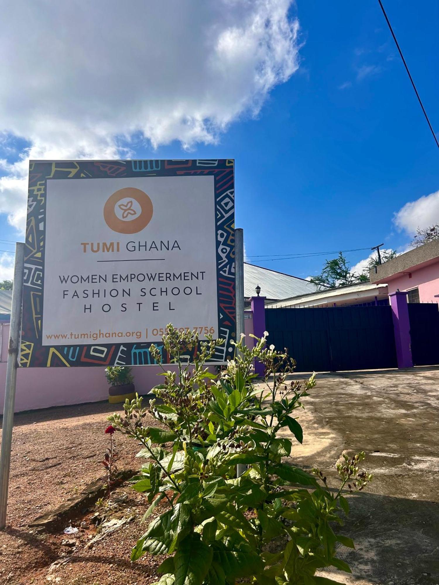 Tumi Hostel Kumasi Extérieur photo